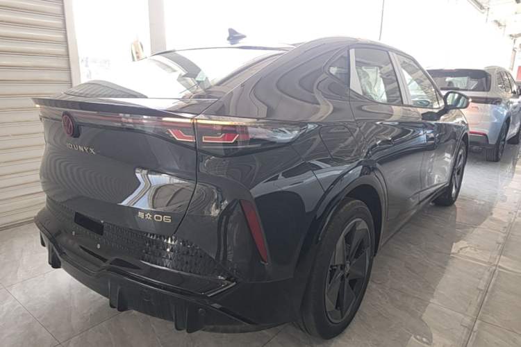 Used Volkswagen ID.UNYX 2025 Pure Model Rear Right 45 Deg