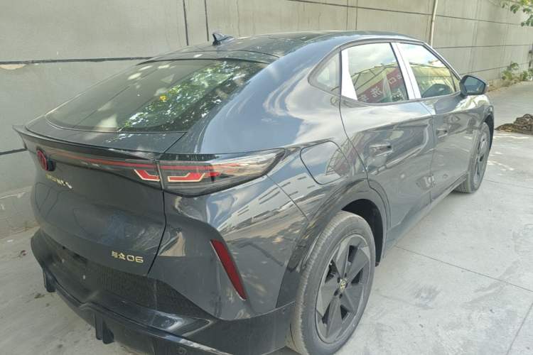 Used Volkswagen ID.UNYX 2025 Pure Model Rear Right 45 Deg