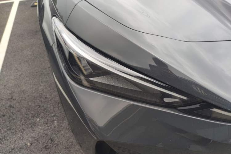 Used Volkswagen ID.UNYX 2025 Pure Model Right Front Headlight