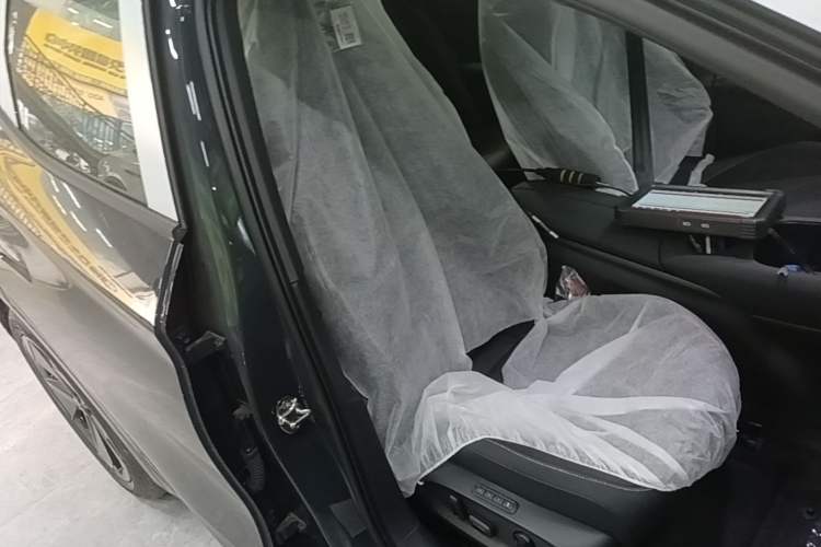 Used Volkswagen ID.UNYX 2025 Pure Model Right Front Seat