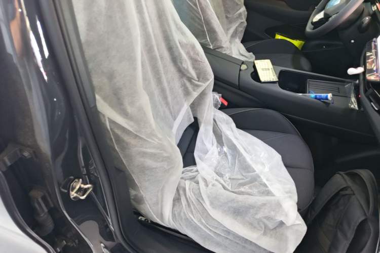 Used Volkswagen ID.UNYX 2025 Pure Model Right Front Seat