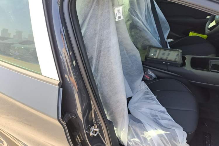 Used Volkswagen ID.UNYX 2025 Pure Model Right Front Seat
