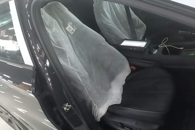 Used Volkswagen ID.UNYX 2025 Pure Model Right Front Seat