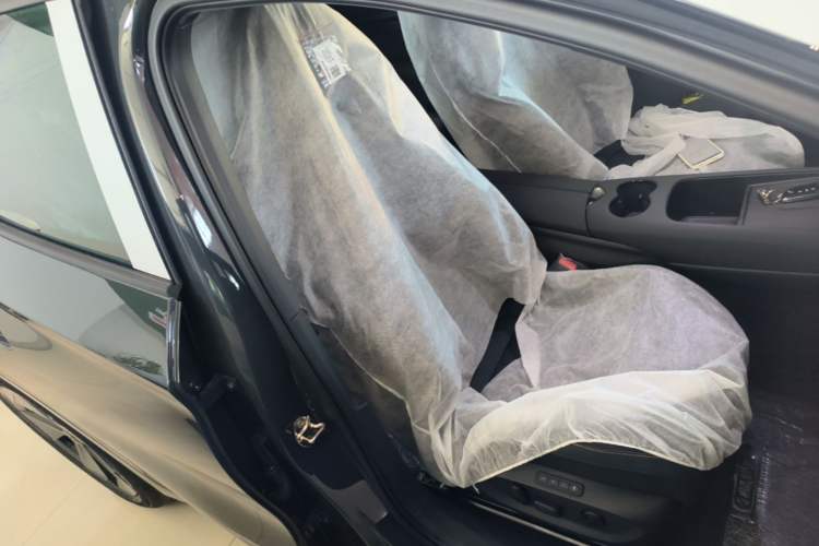 Used Volkswagen ID.UNYX 2025 Pure Model Right Front Seat