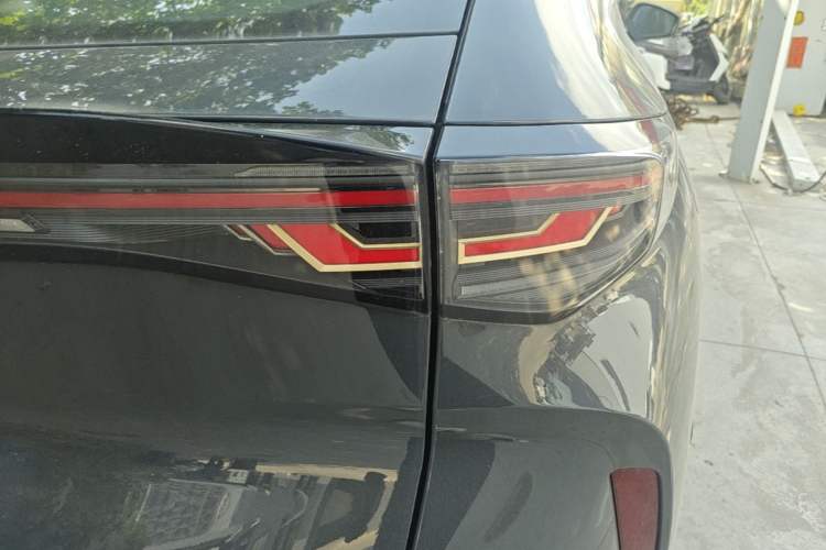 Used Volkswagen ID.UNYX 2025 Pure Model Right Rear Taillight