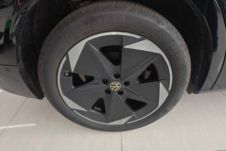 Used Volkswagen ID.UNYX 2025 Pure Model Right Rear Wheel Hub