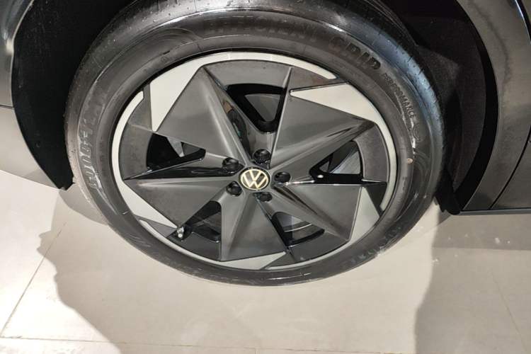 Used Volkswagen ID.UNYX 2025 Pure Model Right Rear Wheel Hub