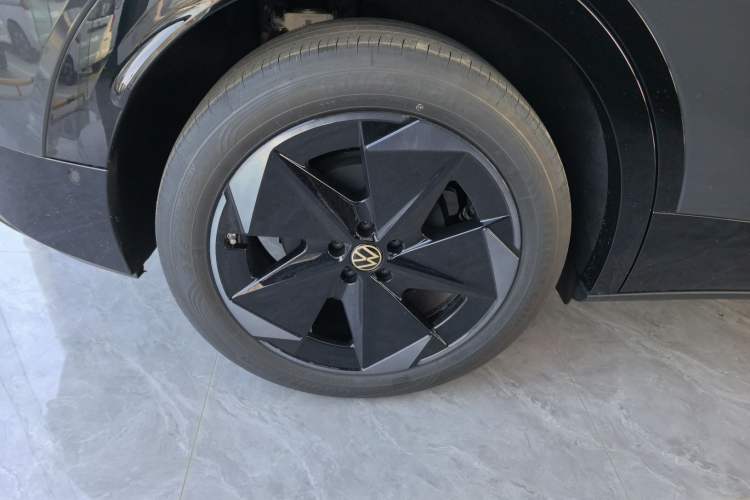 Used Volkswagen ID.UNYX 2025 Pure Model Right Rear Wheel Hub