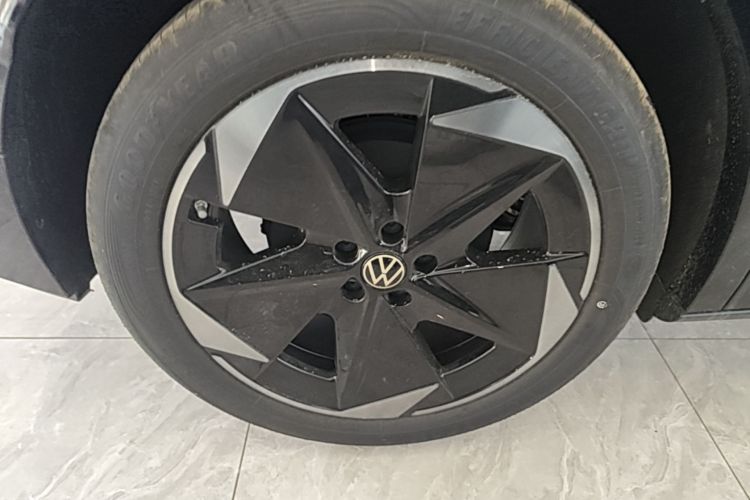 Used Volkswagen ID.UNYX 2025 Pure Model Right Rear Wheel Hub