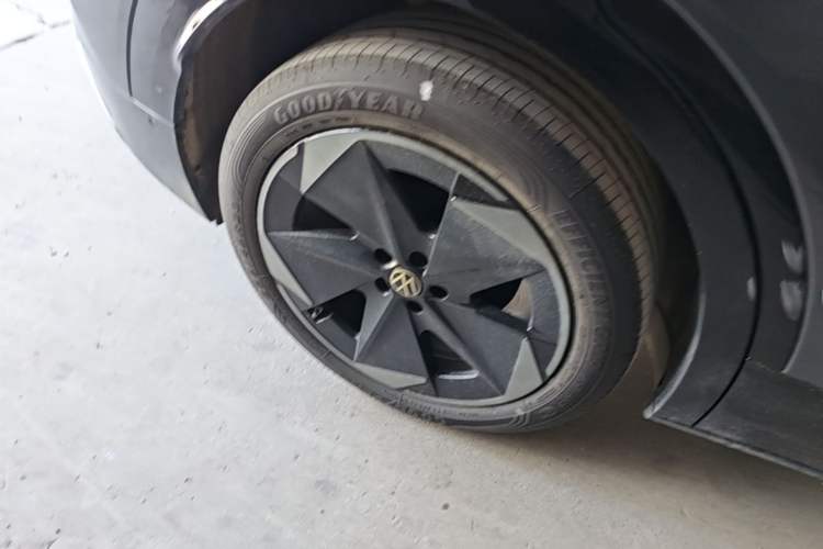 Used Volkswagen ID.UNYX 2025 Pure Model Right Rear Wheel Hub