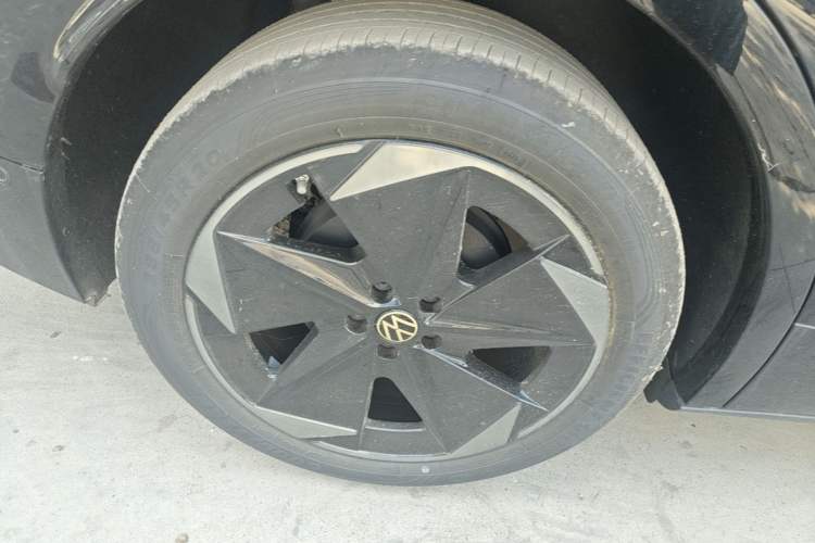 Used Volkswagen ID.UNYX 2025 Pure Model Right Rear Wheel Hub