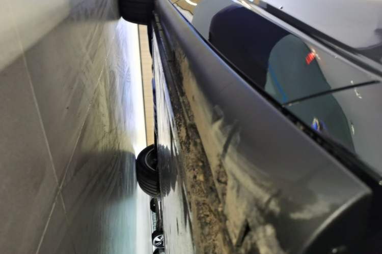 Used Volkswagen ID.UNYX 2025 Pure Model Right Side Sill