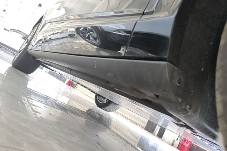 Used Volkswagen ID.UNYX 2025 Pure Model Right Side Sill