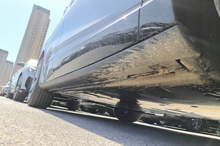 Used Volkswagen ID.UNYX 2025 Pure Model Right Side Sill