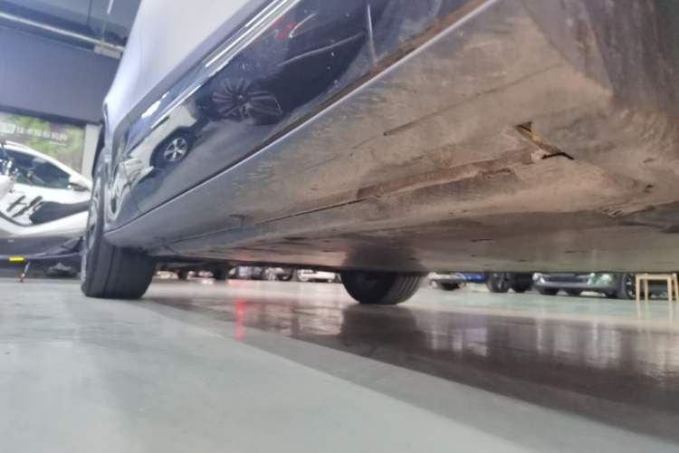 Used Volkswagen ID.UNYX 2025 Ultra Model Right Side Sill