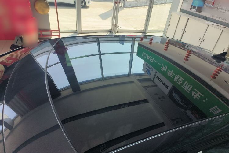 Used Volkswagen ID.UNYX 2025 Pro model Roof