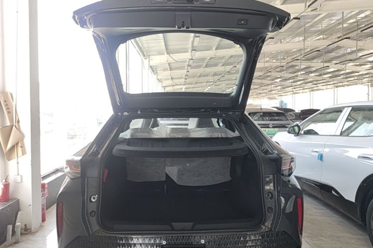 Used Volkswagen ID.UNYX 2025 Pure Model Trunk