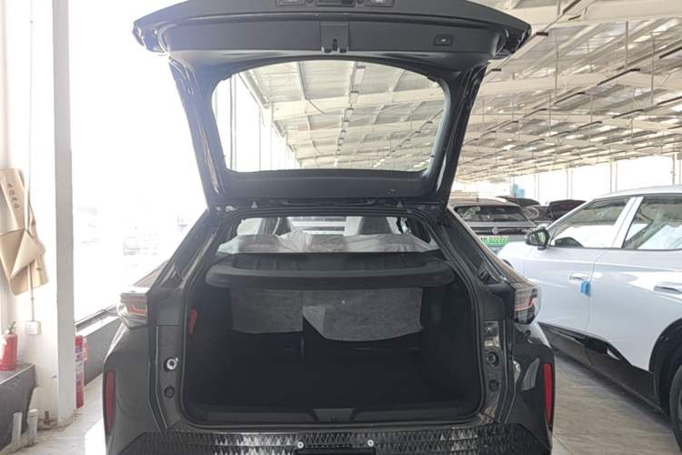 Used Volkswagen ID.UNYX 2025 Pure Model Trunk