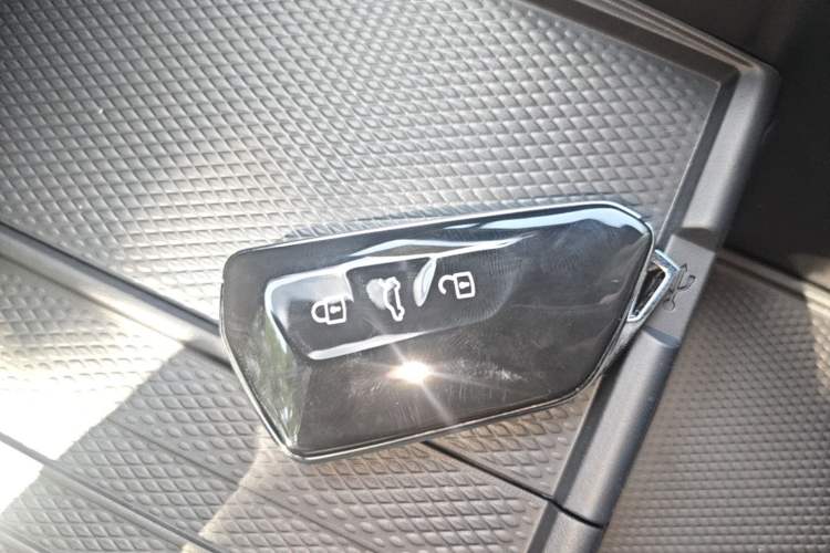 Used Volkswagen ID.UNYX 2025 Pure Model Vehicle Key