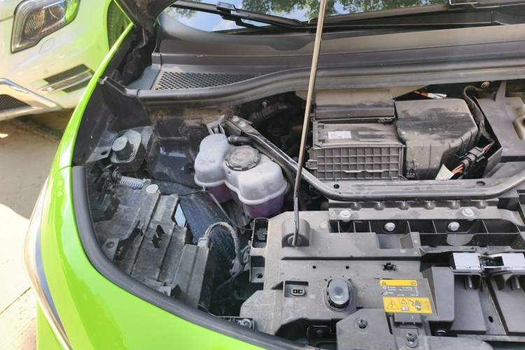 Used Volkswagen ID.UNYX 2025 Pure Model Engine Bay Right