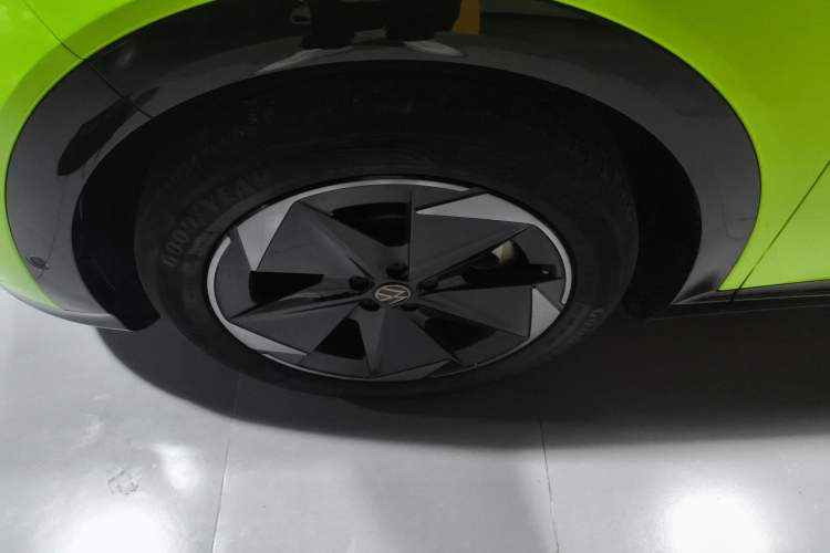 Used Volkswagen ID.UNYX 2025 Pure Model Left Front Wheel Hub