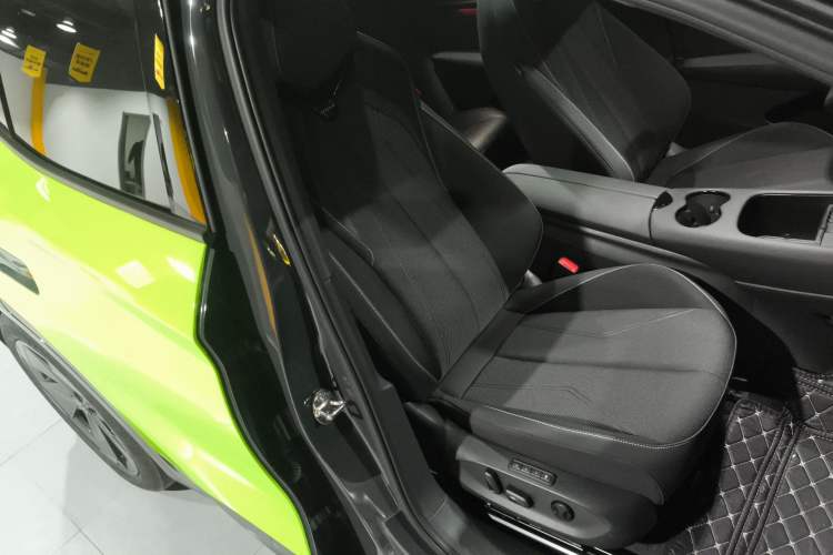 Used Volkswagen ID.UNYX 2025 Pure Model Right Front Seat