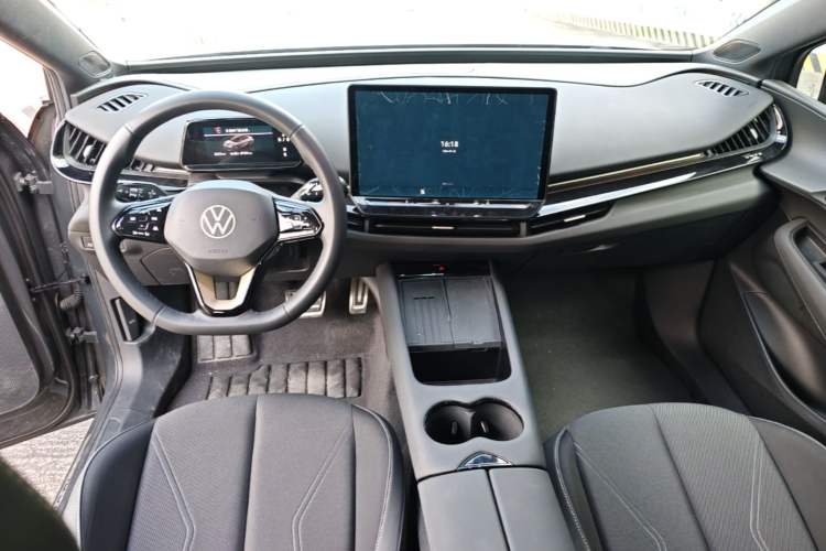 Used Volkswagen ID.UNYX 2025 Pure Model Center Console