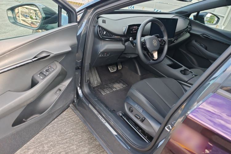 Used Volkswagen ID.UNYX 2025 Pure Model Driver Seat