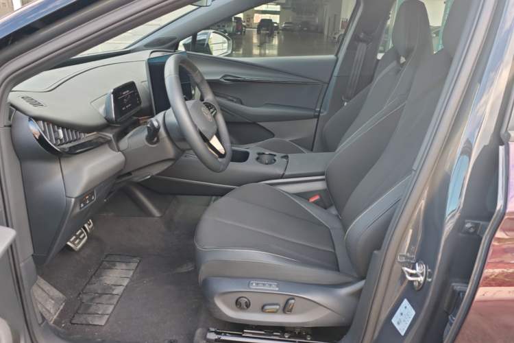 Used Volkswagen ID.UNYX 2025 Pure Model Left Front Seat