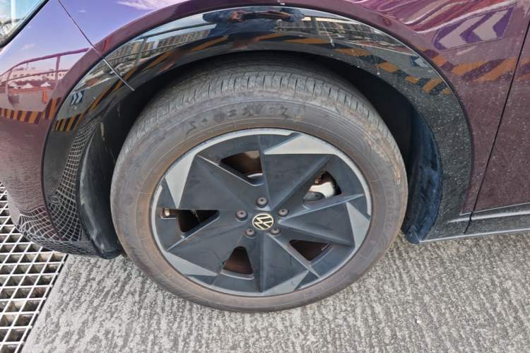 Used Volkswagen ID.UNYX 2025 Pure Model Left Front Wheel Hub
