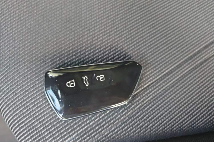 Used Volkswagen ID.UNYX 2025 Pure Model Vehicle Key
