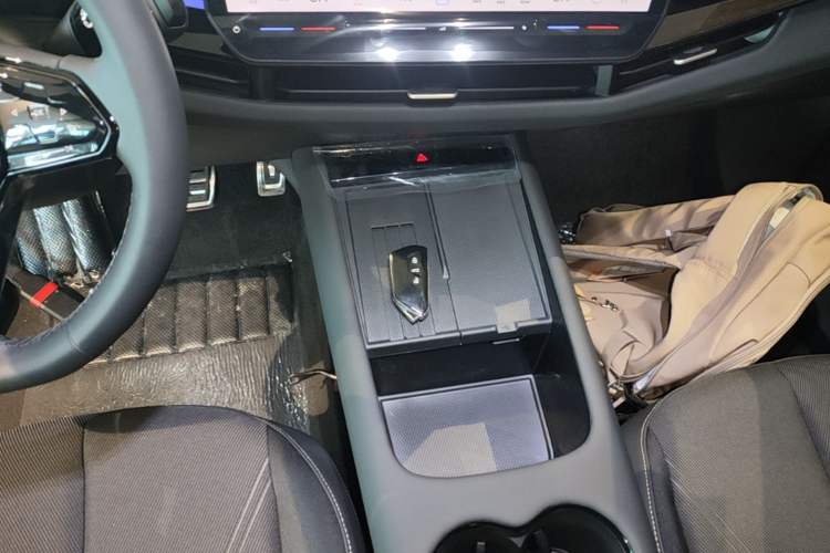 Used Volkswagen ID.UNYX 2025 Pure Model Gear Lever
