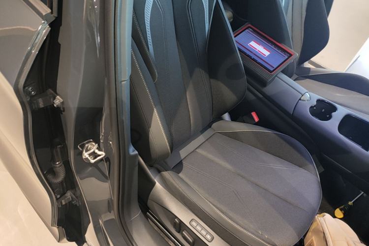 Used Volkswagen ID.UNYX 2025 Pure Model Right Front Seat
