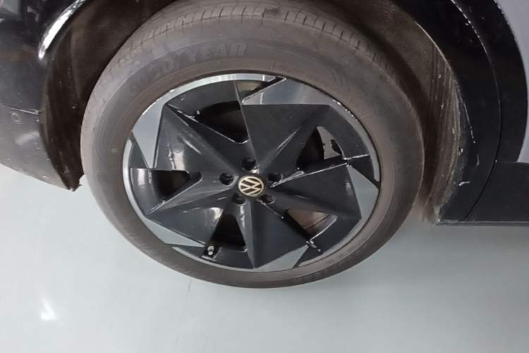 Used Volkswagen ID.UNYX 2025 Pure Model Right Rear Wheel Hub