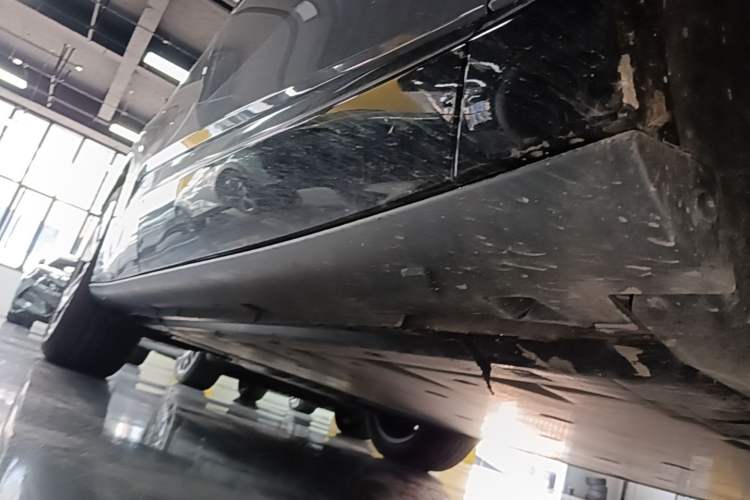 Used Volkswagen ID.UNYX 2025 Pure Model Right Side Sill