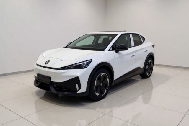 Ojetý Volkswagen ID.UNYX 2025 Pure Model