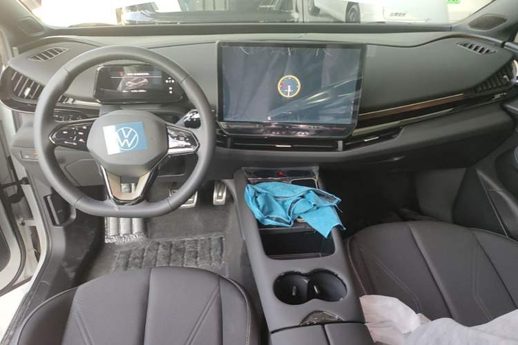 Used Volkswagen ID.UNYX 2025 Pure Model Center Console