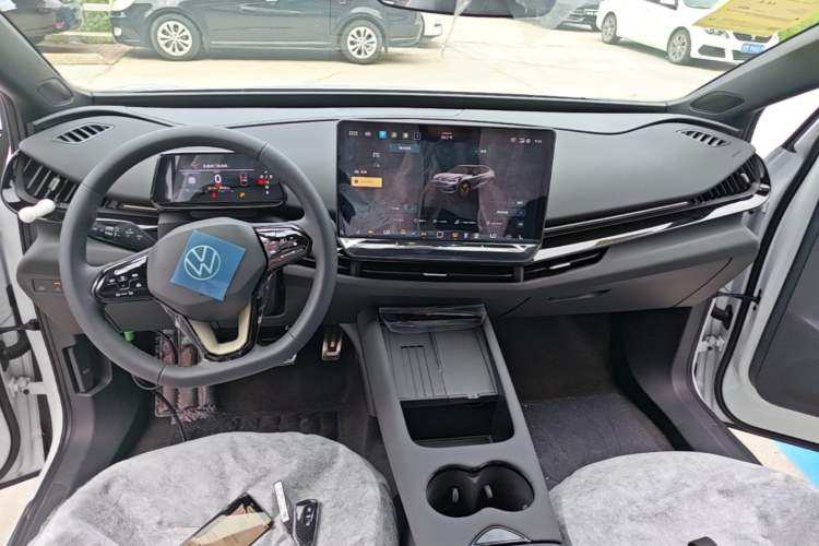 Used Volkswagen ID.UNYX 2025 Pure Model Center Console