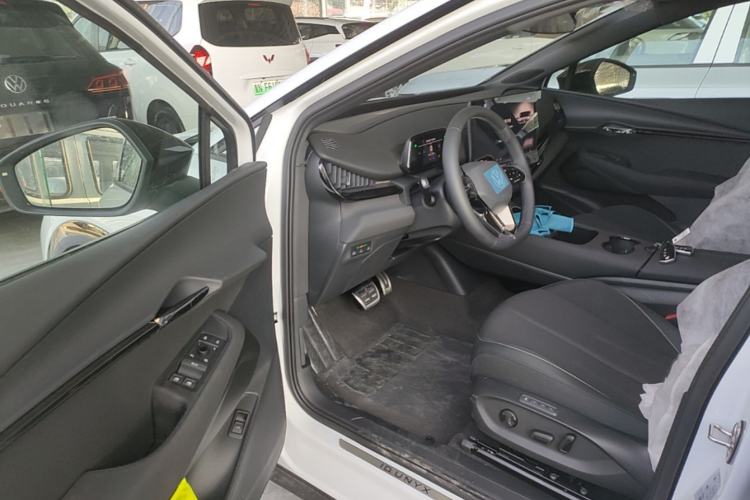 Used Volkswagen ID.UNYX 2025 Pure Model Driver Seat