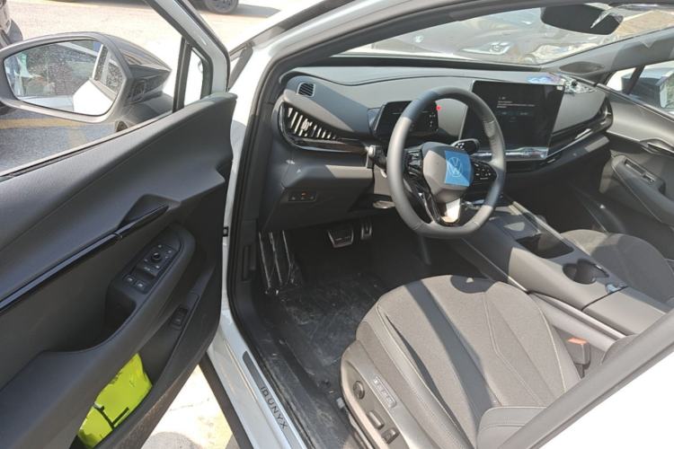 Used Volkswagen ID.UNYX 2025 Pure Model Driver Seat