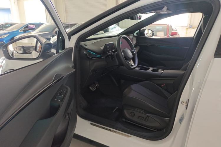 Used Volkswagen ID.UNYX 2025 Pure Model Driver Seat