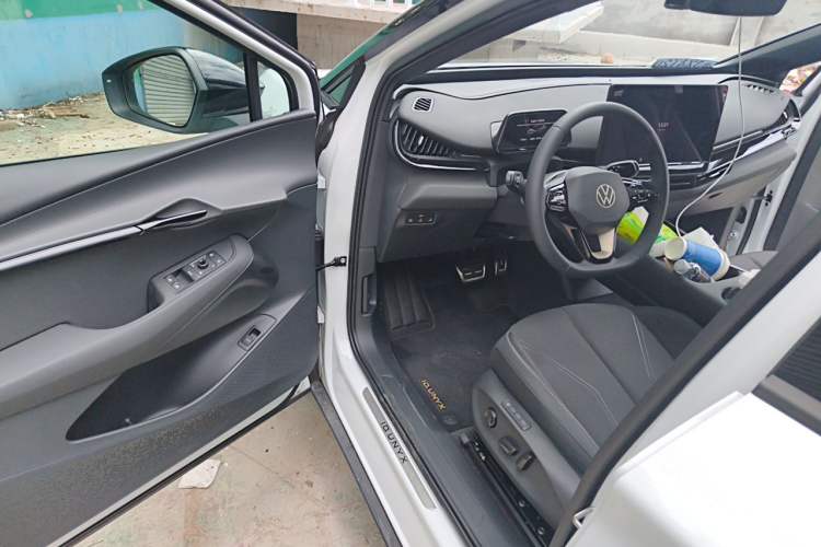 Used Volkswagen ID.UNYX 2025 Pure Model Driver Seat