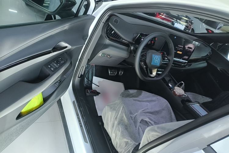 Used Volkswagen ID.UNYX 2025 Pure Model Driver Seat