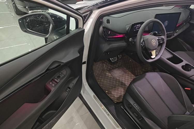 Used Volkswagen ID.UNYX 2025 Pure Model Driver Seat