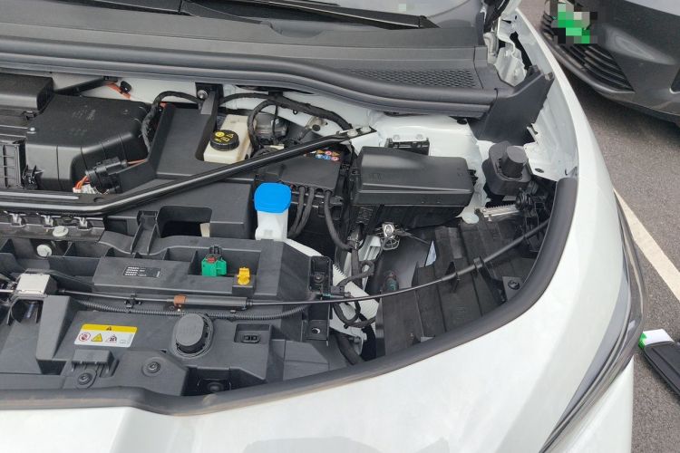Used Volkswagen ID.UNYX 2025 Pure Model Engine Bay Left