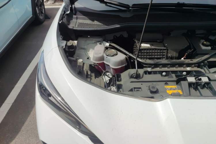 Used Volkswagen ID.UNYX 2025 Pure Model Engine Bay Right