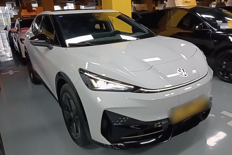 Used Volkswagen ID.UNYX 2025 Pure Model Front Right 45 Deg