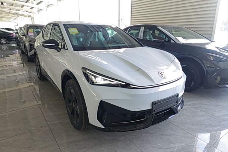 Used Volkswagen ID.UNYX 2025 Pure Model Front Right 45 Deg