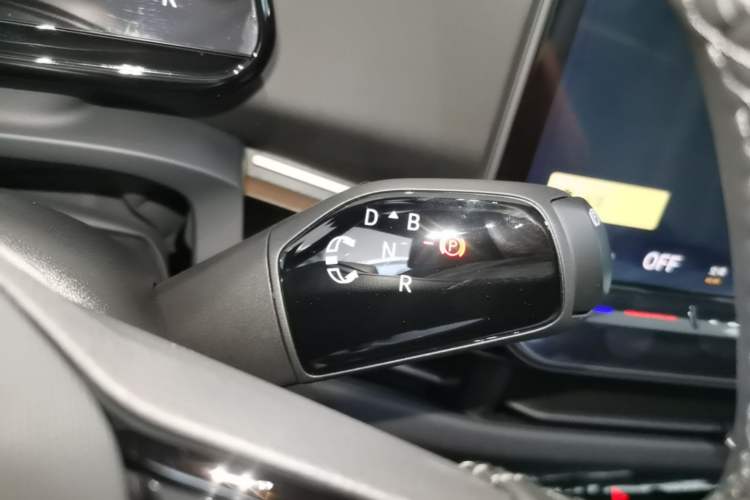 Used Volkswagen ID.UNYX 2025 Pure Model Gear Lever