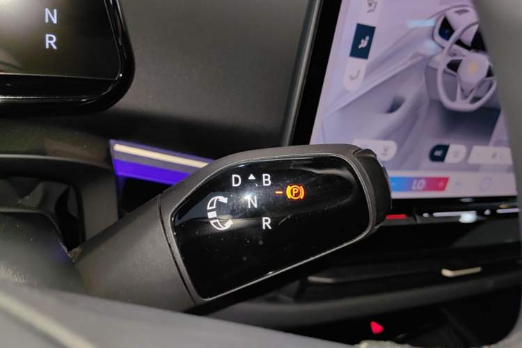 Used Volkswagen ID.UNYX 2025 Pure Model Gear Lever